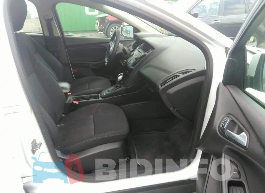 1FADP3F20FL372071 Photo# 5