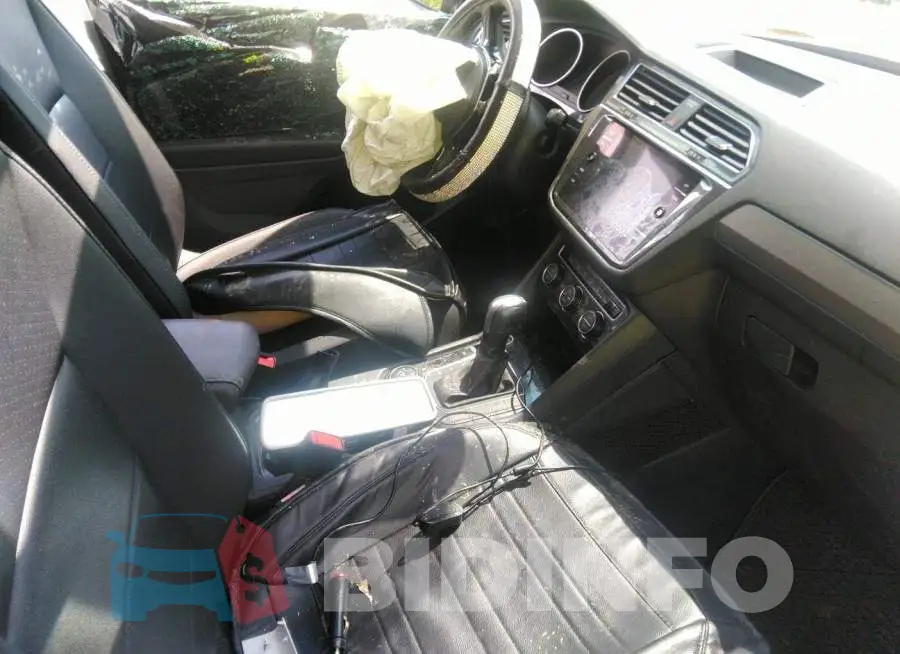 3VV2B7AX3LM100684 Photo# 5