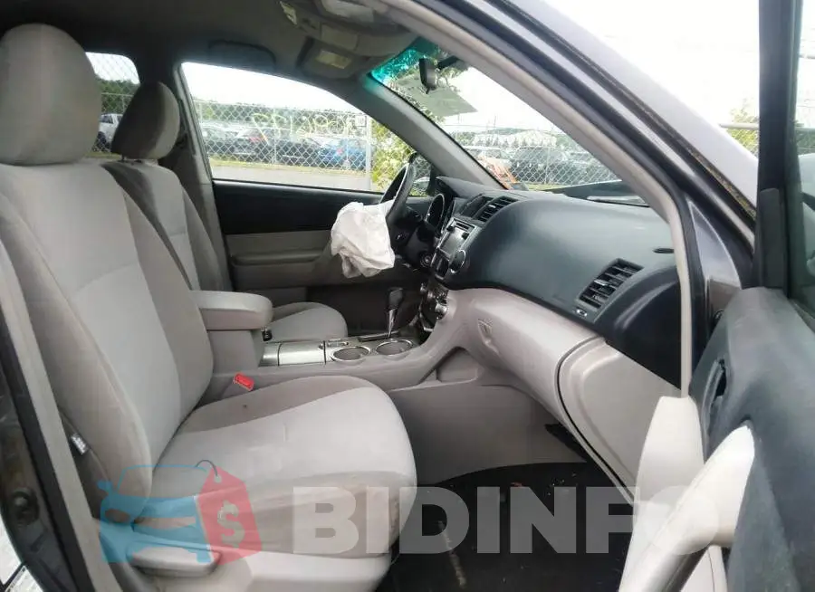 5TDBK3EH4DS225527 Photo# 5