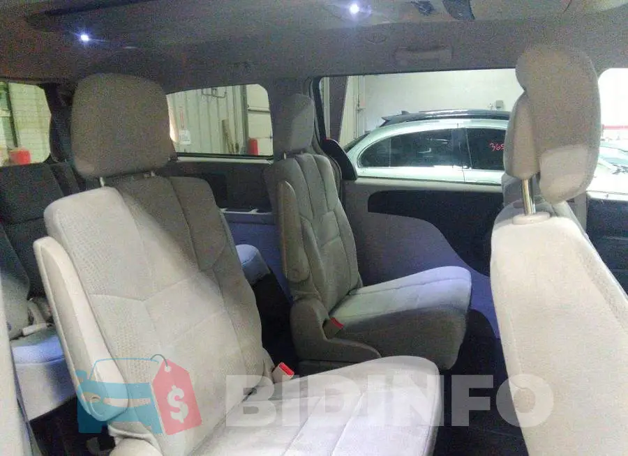 2C4RDGDG4DR644382 Photo# 8