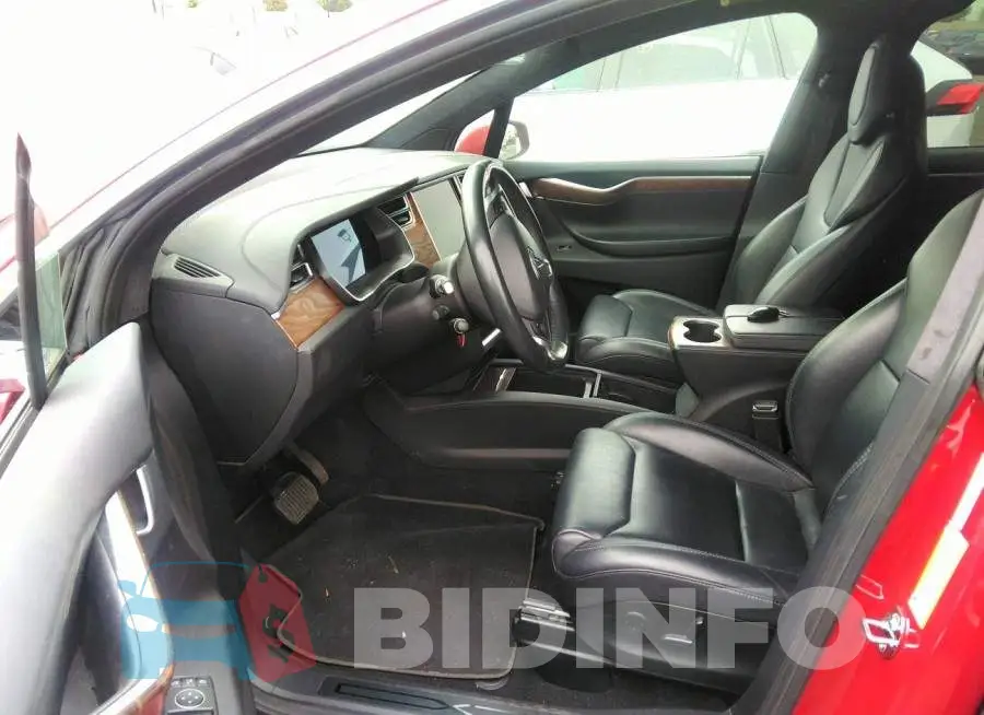 5YJXCBE25JF092673 Photo# 5