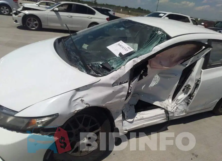19XFB2F57DE022643 Photo# 6