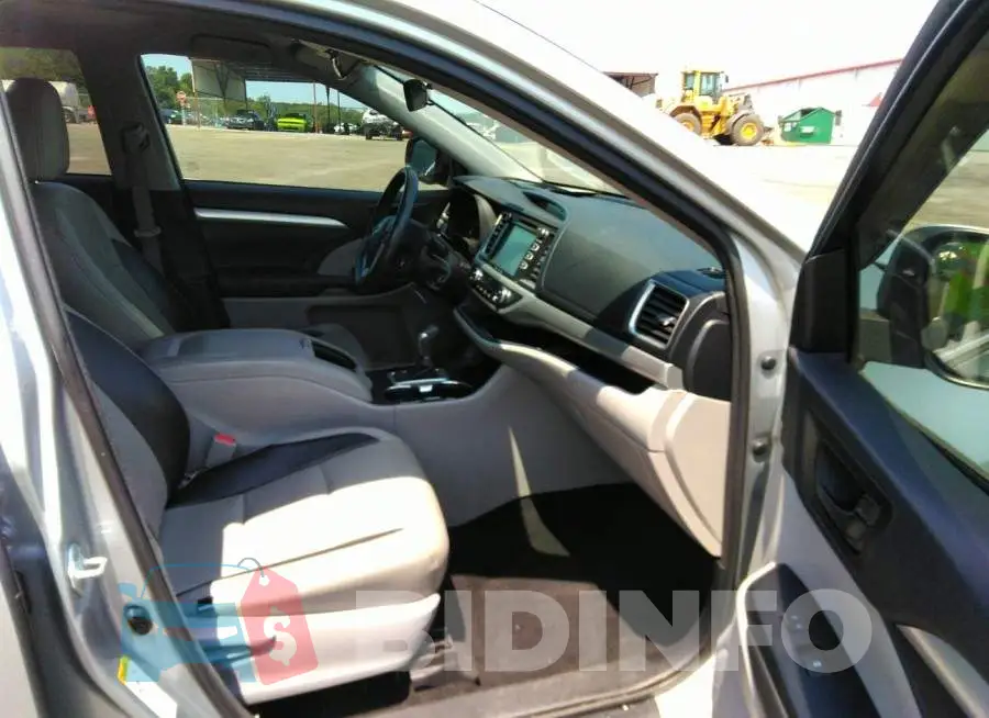 5TDZZRFHXHS215568 Photo# 5