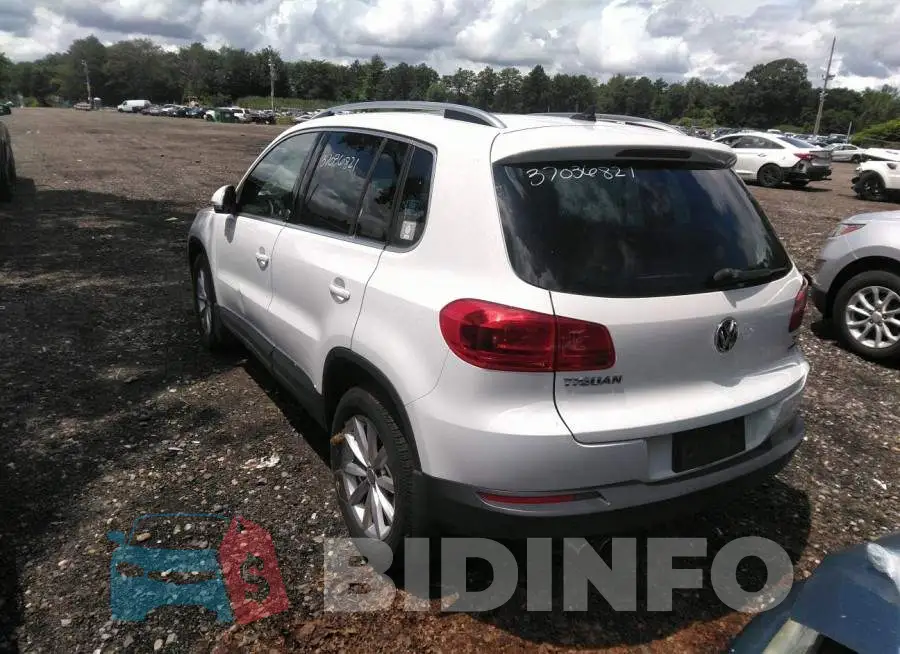 WVGSV7AX1HK005542 Photo# 3