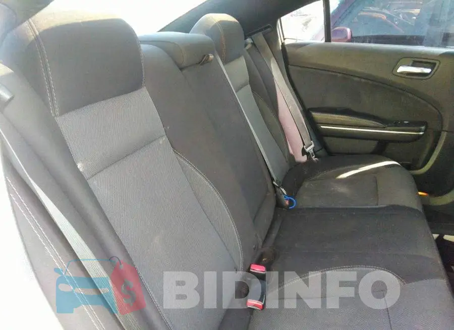 2C3CDXBG2FH801588 Photo# 8