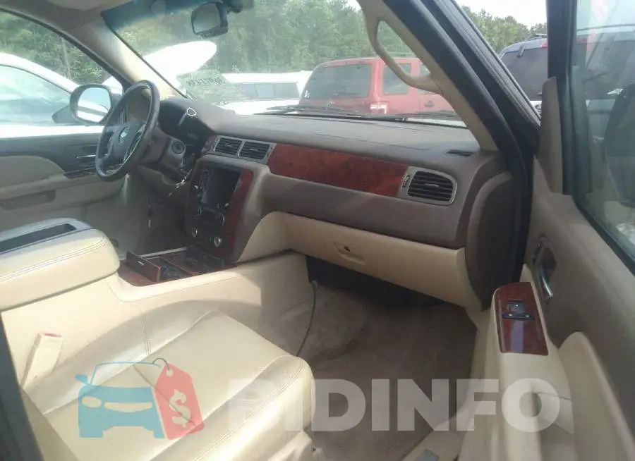 1GNSCCE03DR257981 Photo# 5