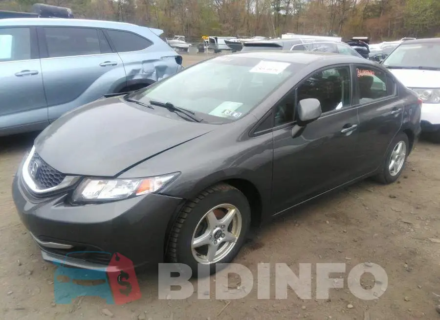 2HGFB2F58DH558183 Photo# 2
