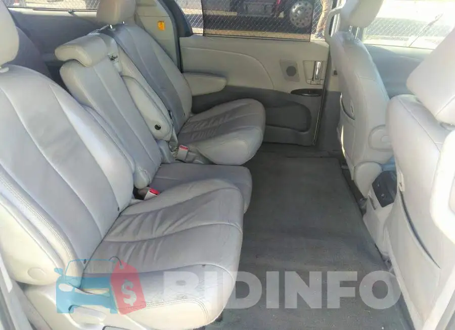 5TDYK3DC8DS359991 Photo# 8