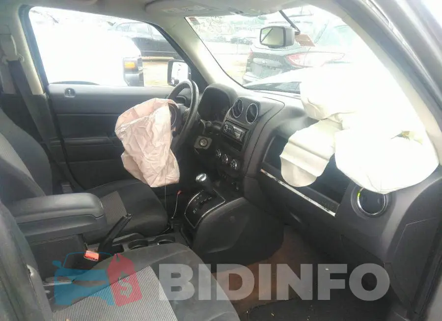 1C4NJRFB2ED575846 Photo# 5
