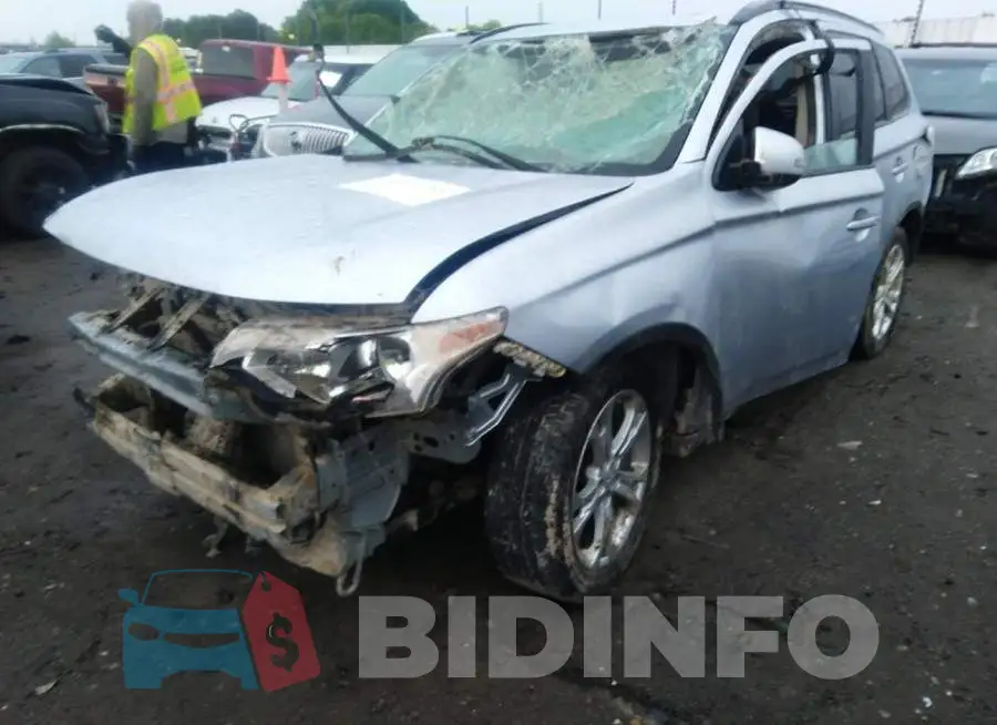 JA4AD3A31FZ002647 Photo# 2