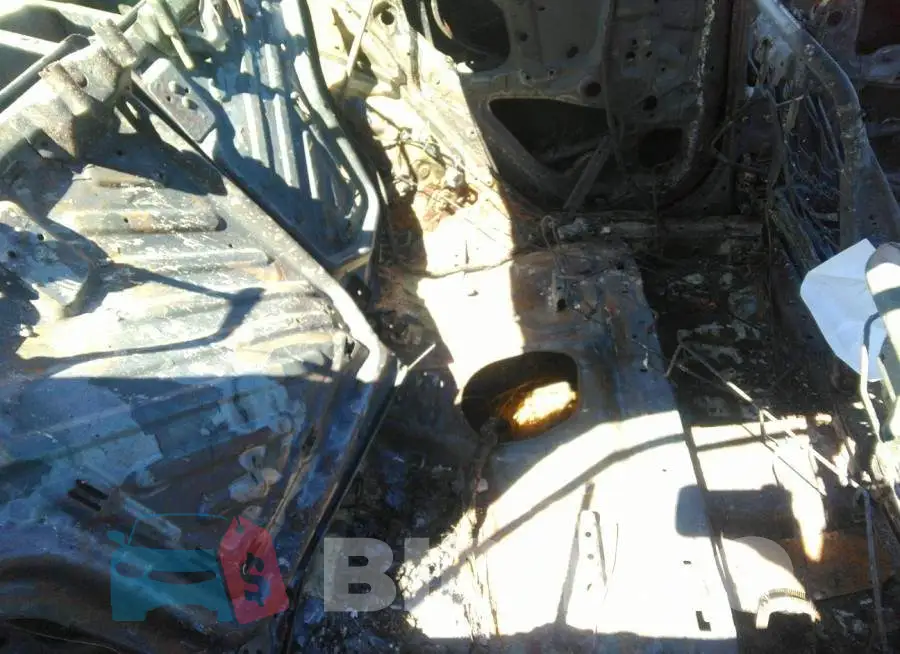 5YFBU4EE4DP194892 Photo# 8