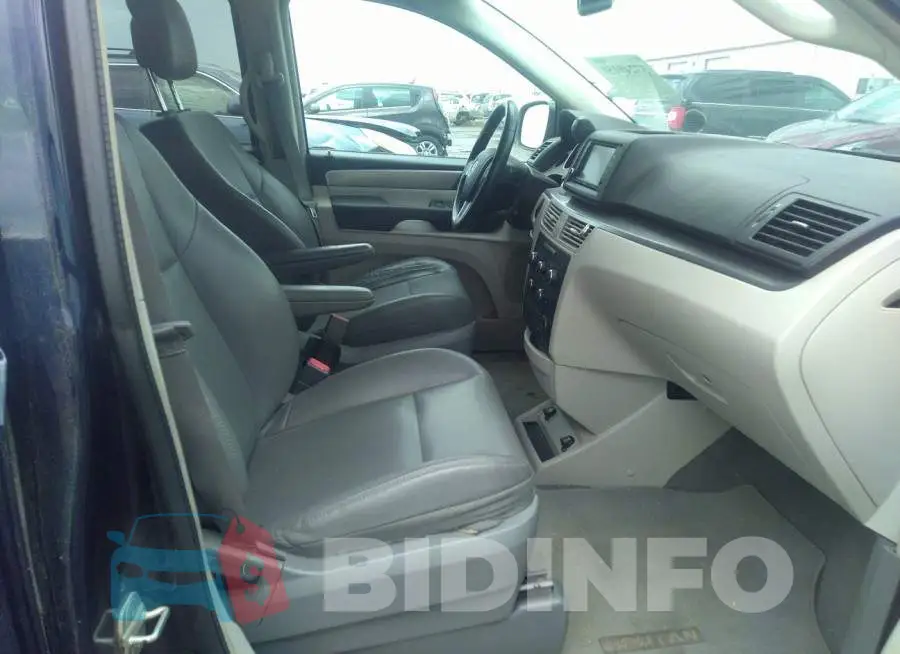 2C4RVABG3DR725385 Photo# 5