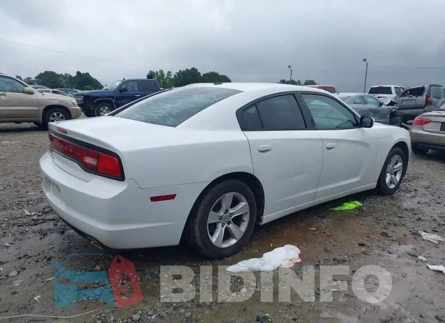 2C3CDXBG8DH571813 Photo# 4