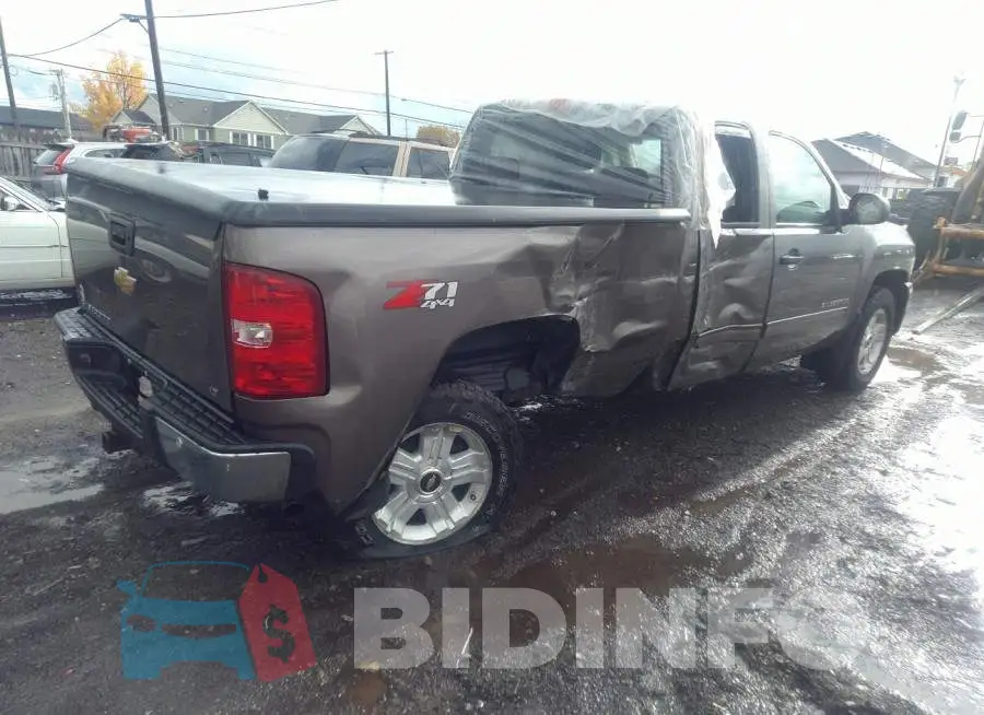1GCRKSE73DZ304413 Photo# 4
