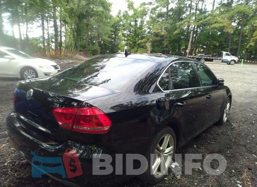 1VWBH7A38EC002519 Photo# 4