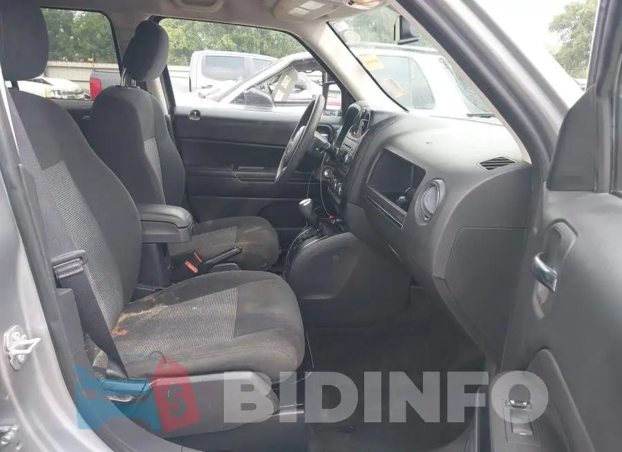 1C4NJPBAXHD149330 Photo# 5
