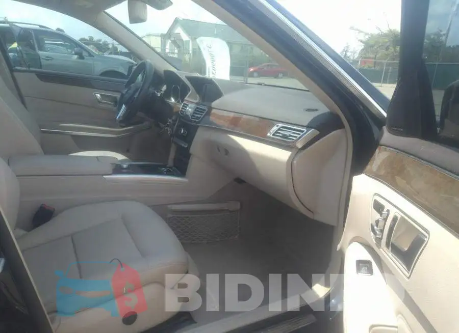 WDDHF8JB8FB121362 Photo# 5