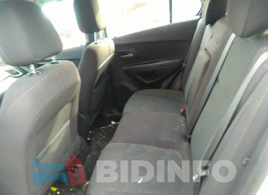 KL7CJNSB7JB697191 Photo# 8