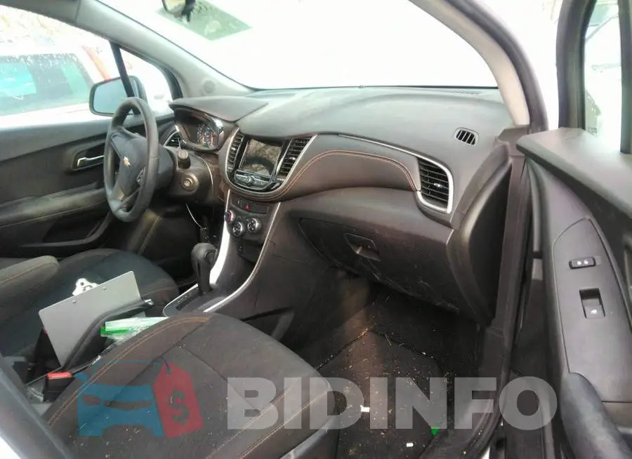 KL7CJNSB7JB697191 Photo# 5