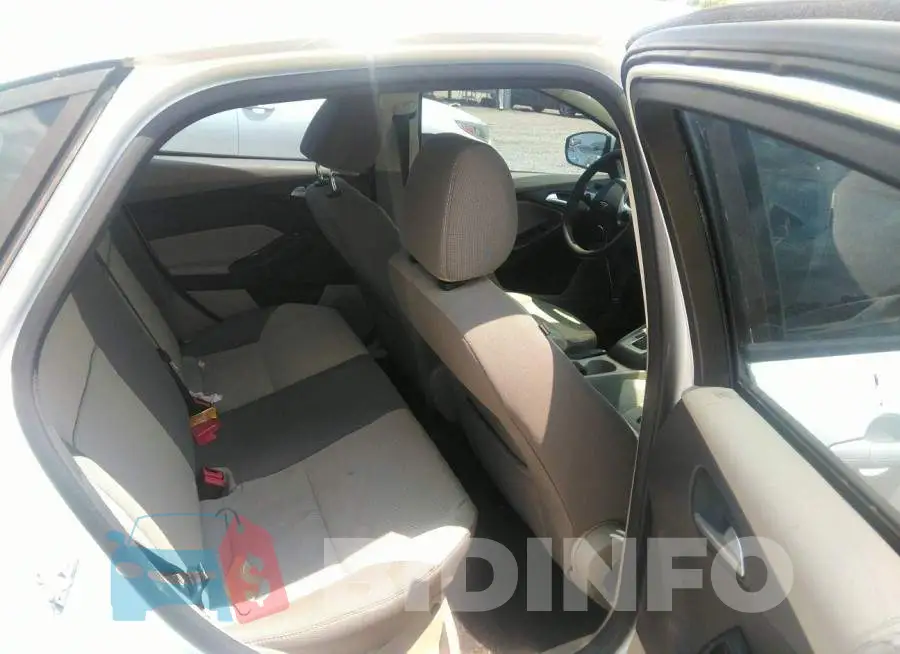1FADP3F2XEL142021 Photo# 8