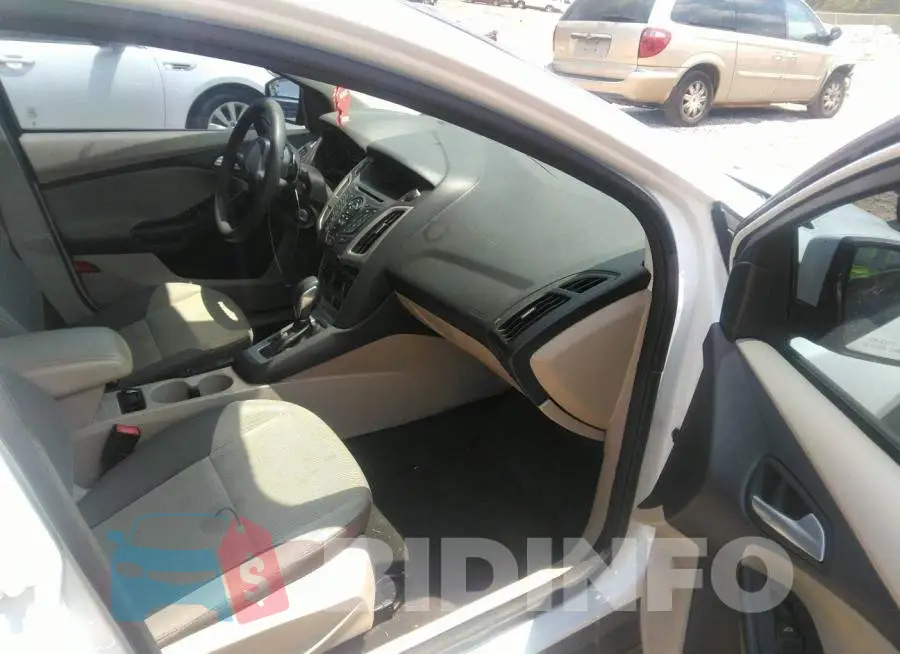 1FADP3F2XEL142021 Photo# 5