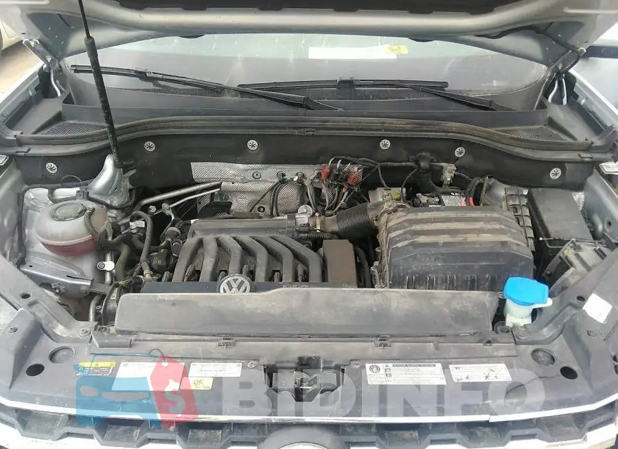 1V2MR2CA2JC519721 Photo# 10