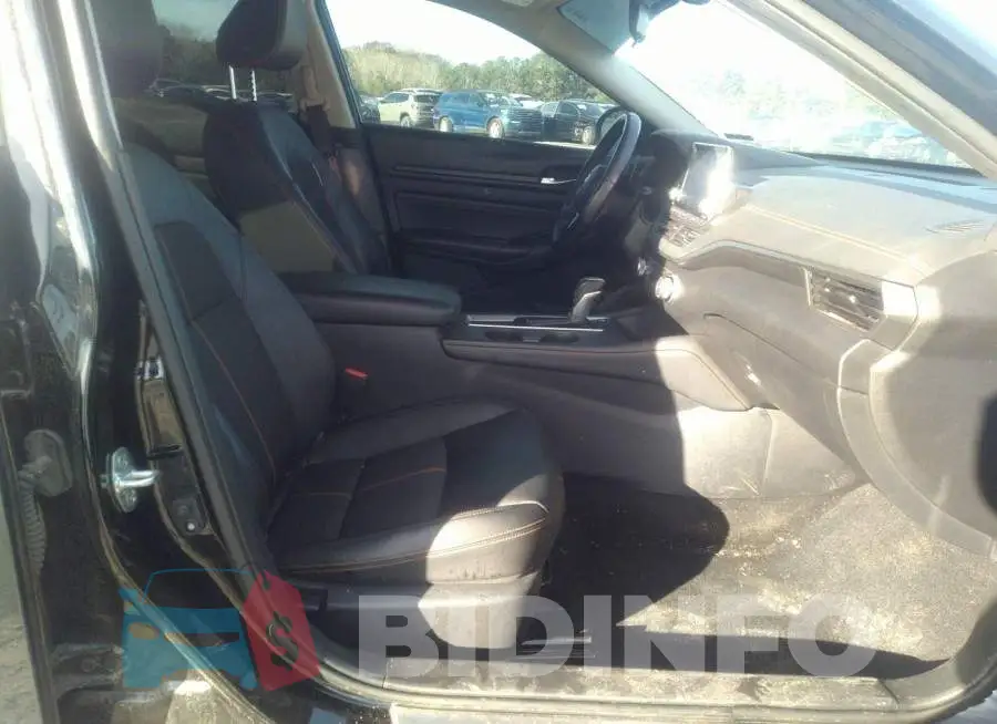 1N4BL4CV3KC181505 Photo# 5