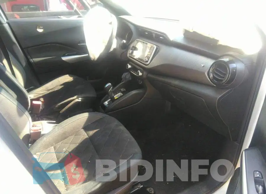 3N1CP5CU5JL506029 Photo# 5