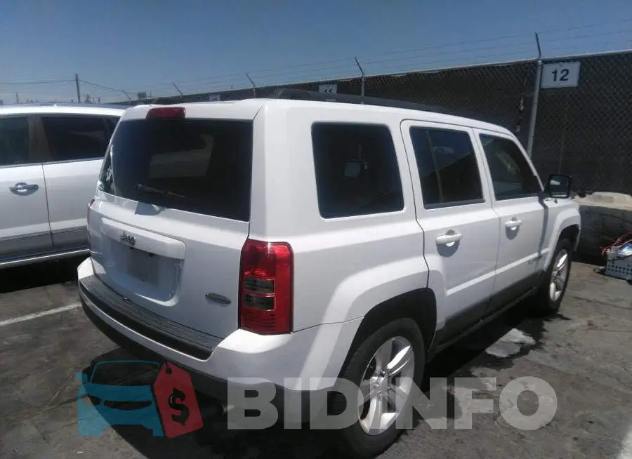 1C4NJPFB4DD166038 Photo# 4