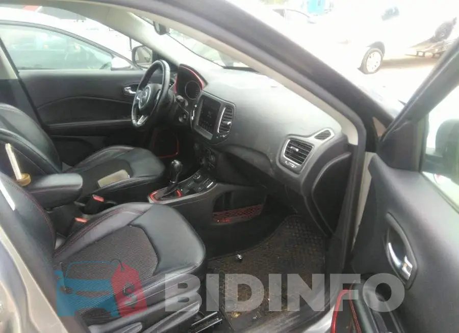 3C4NJDDB9LT207757 Photo# 5