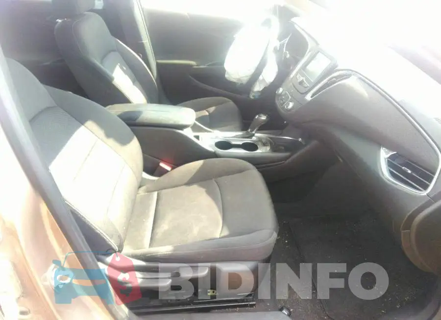 1G1ZD5ST5JF132436 Photo# 5