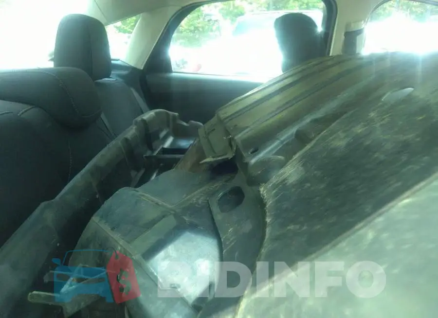 1FADP3E25GL232004 Photo# 8