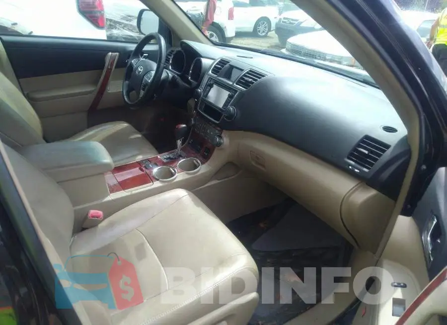 5TDDK3EH2DS189085 Photo# 5