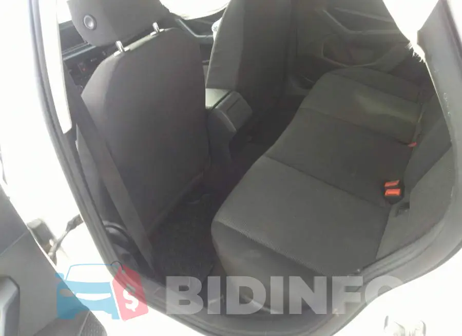 3VWCB7BU5KM144186 Photo# 8