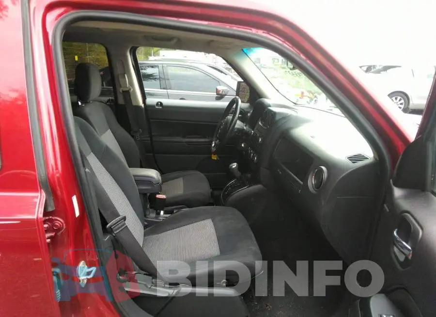 1C4NJRFB2DD212364 Photo# 5