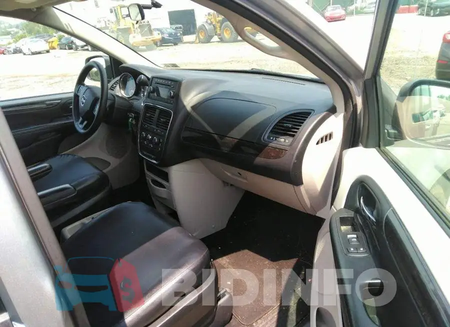 2C4RDGBGXGR153189 Photo# 5