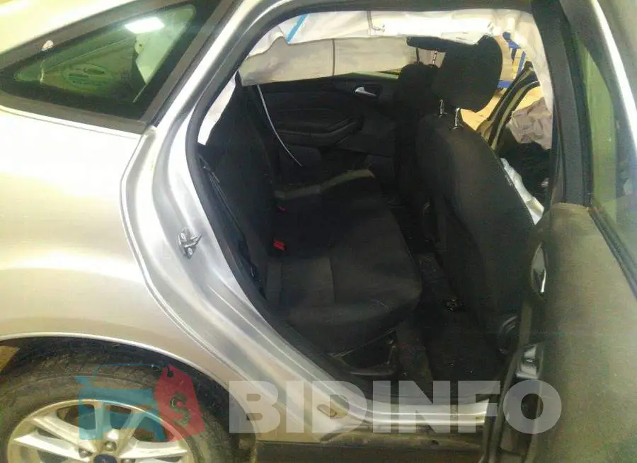 1FADP3F25GL279189 Photo# 8