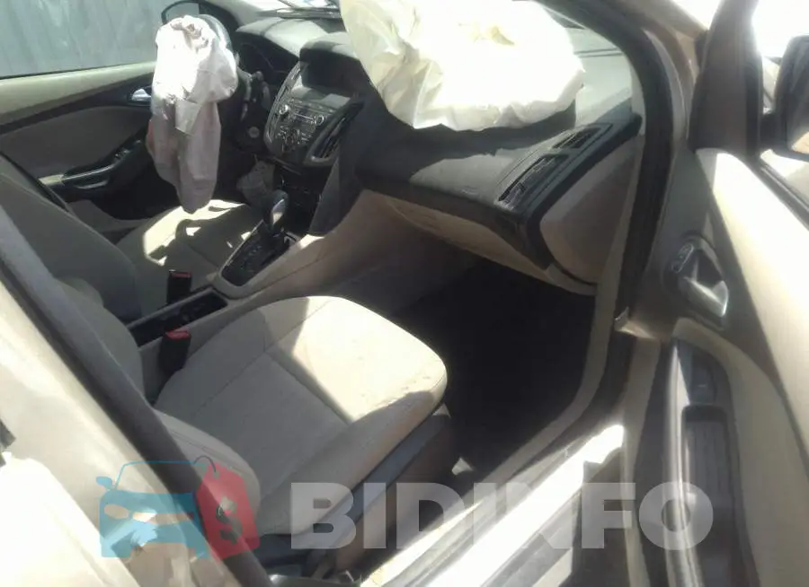 1FADP3F2XJL203894 Photo# 5