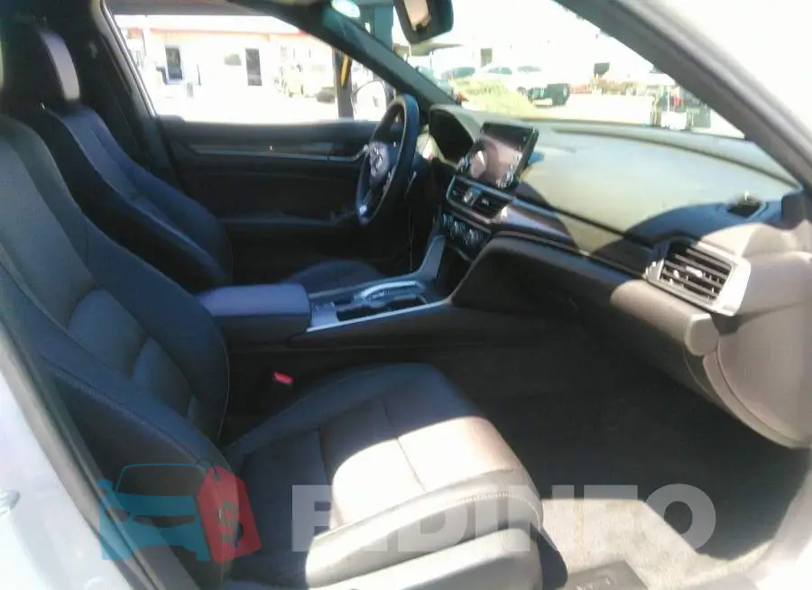 1HGCV2F37MA018363 Photo# 5