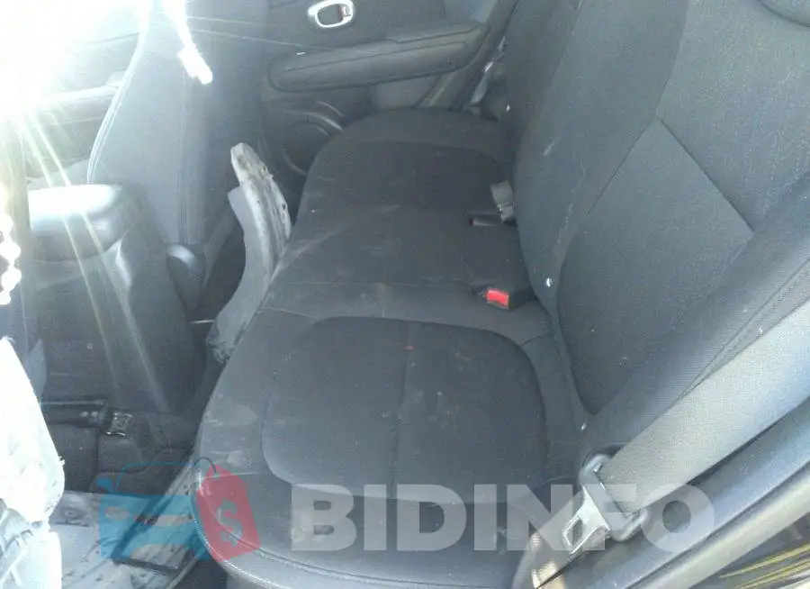 KNDJN2A28J7540139 Photo# 8