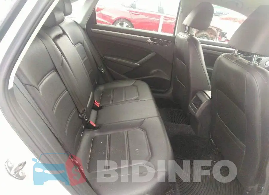1VWDT7A39HC077600 Photo# 8