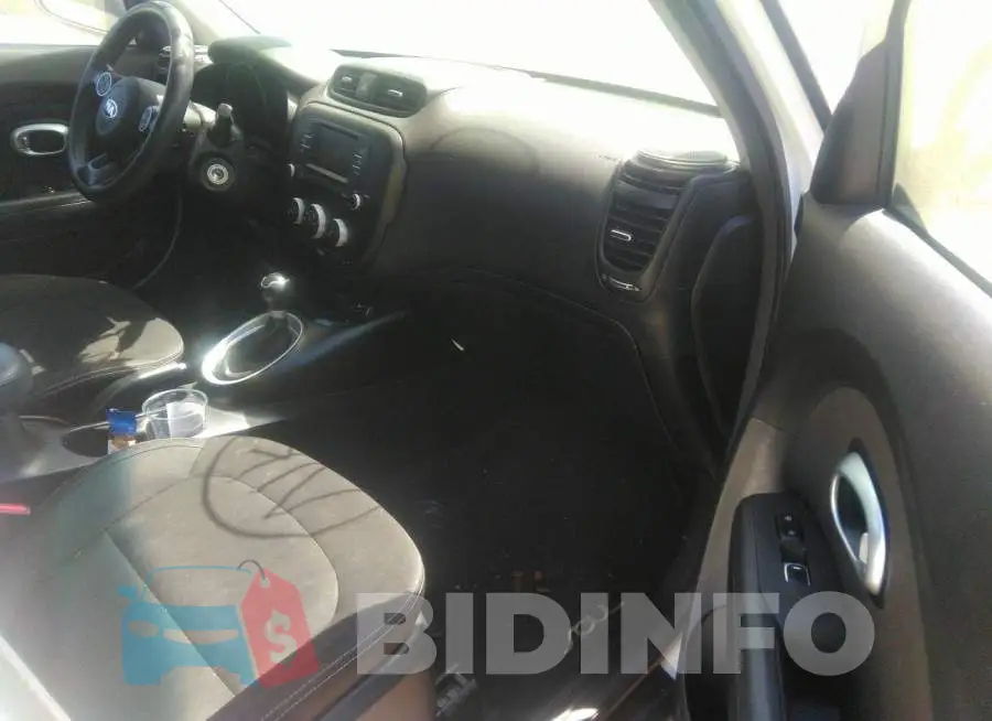KNDJN2A26J7892054 Photo# 5