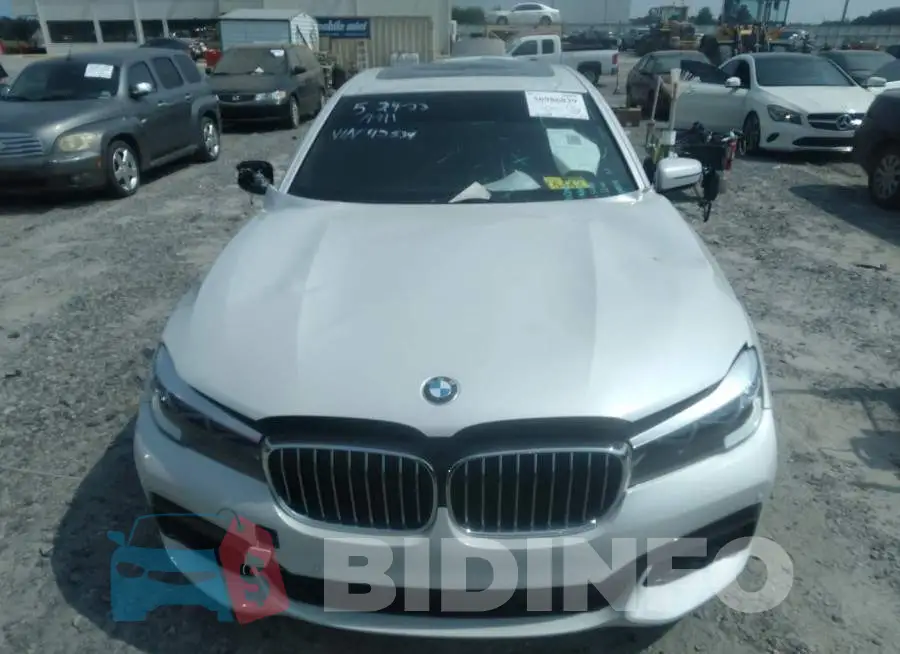WBA7E2C57JG742534 Photo# 6