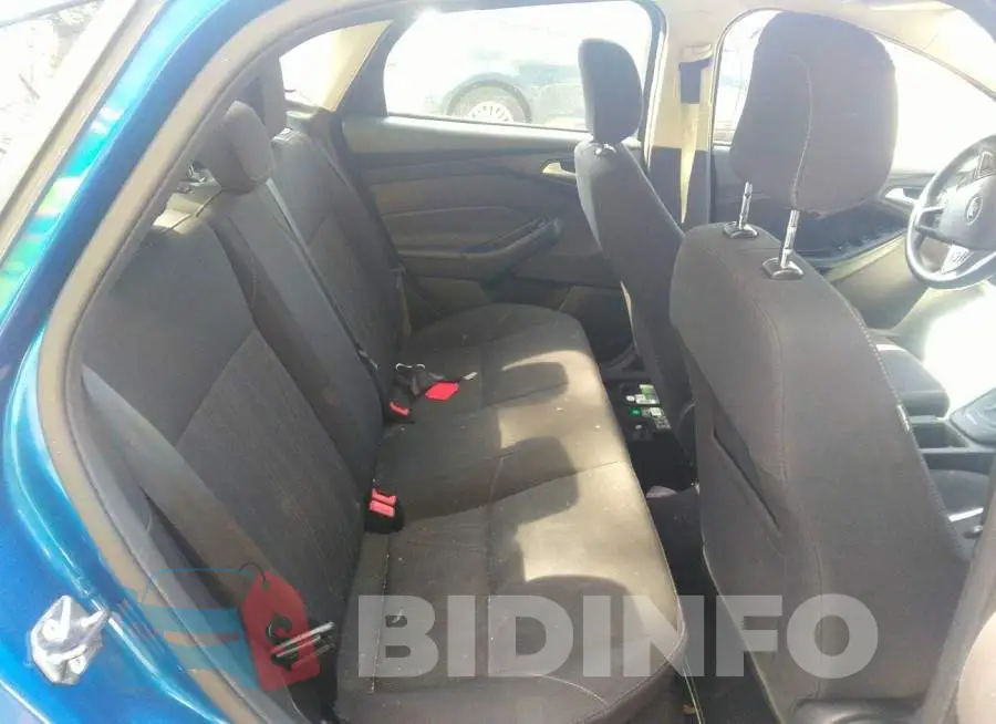 1FADP3FE3JL215427 Photo# 8