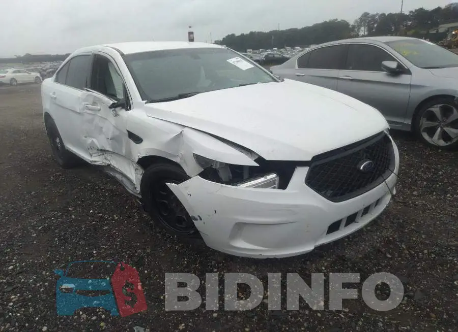 1FAHP2L88HG137899 Photo# 1