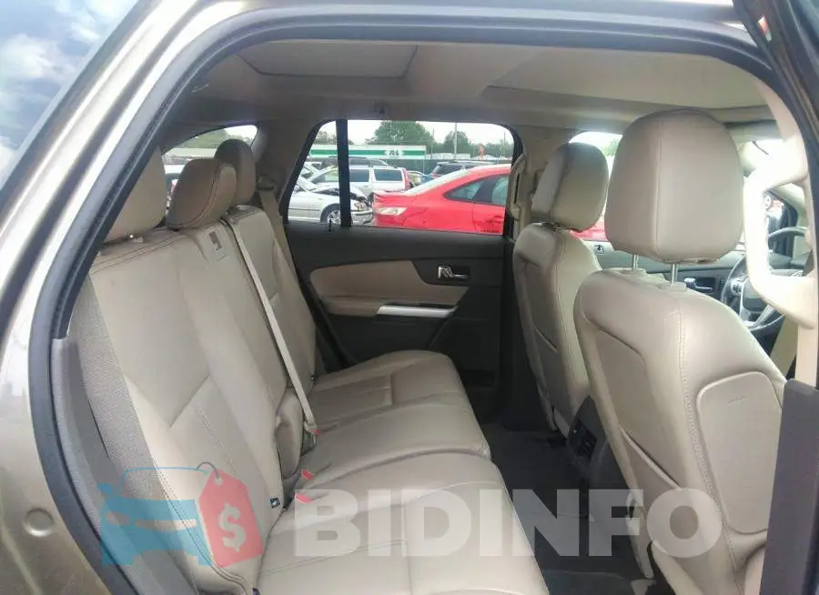 2FMDK3JCXDBA68165 Photo# 8