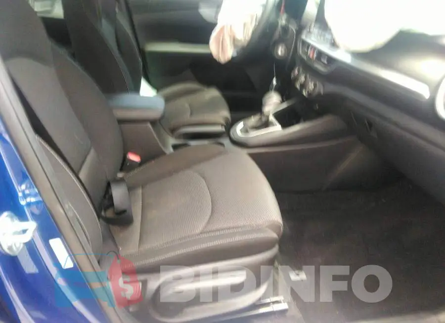 3KPF24AD4PE528512 Photo# 5