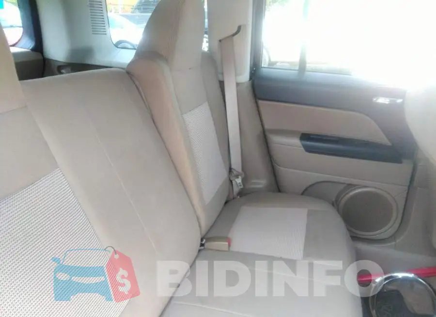 1C4NJPFB6DD141013 Photo# 8