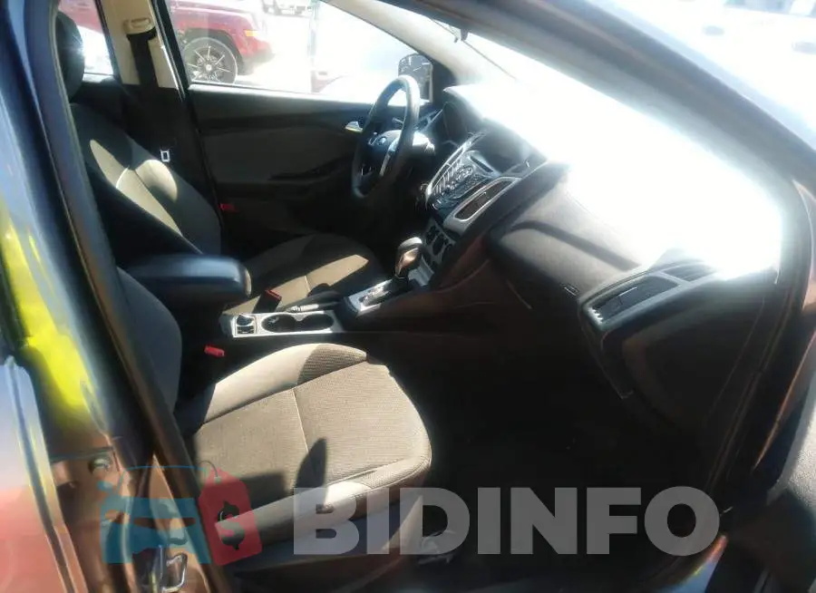 1FADP3F22DL350182 Photo# 5
