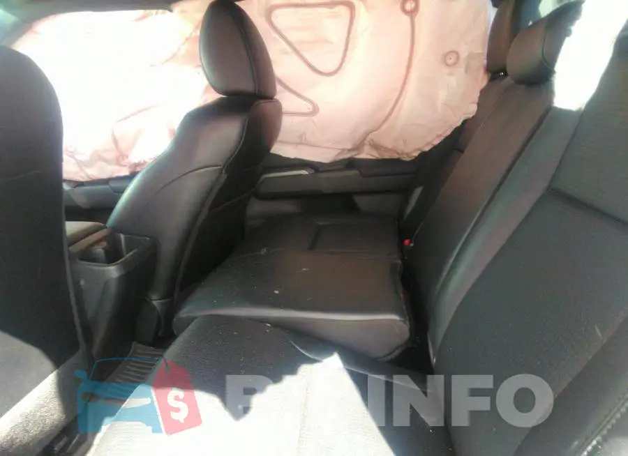 3TYCZ5AN5LT005825 Photo# 8